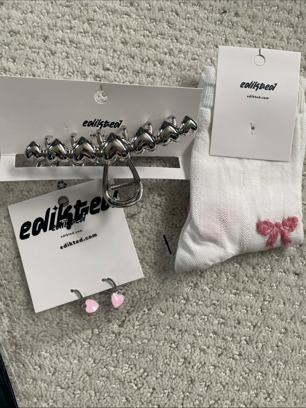 edikted bundle - Heart Claw Clip, Pink Heart Earrings & White Bow Socks Set